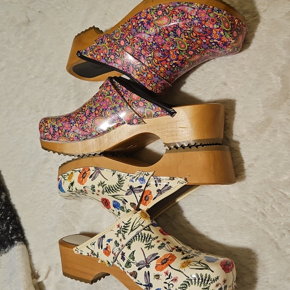 Floral Patterned Women's Clogs - Picture 9 of 10